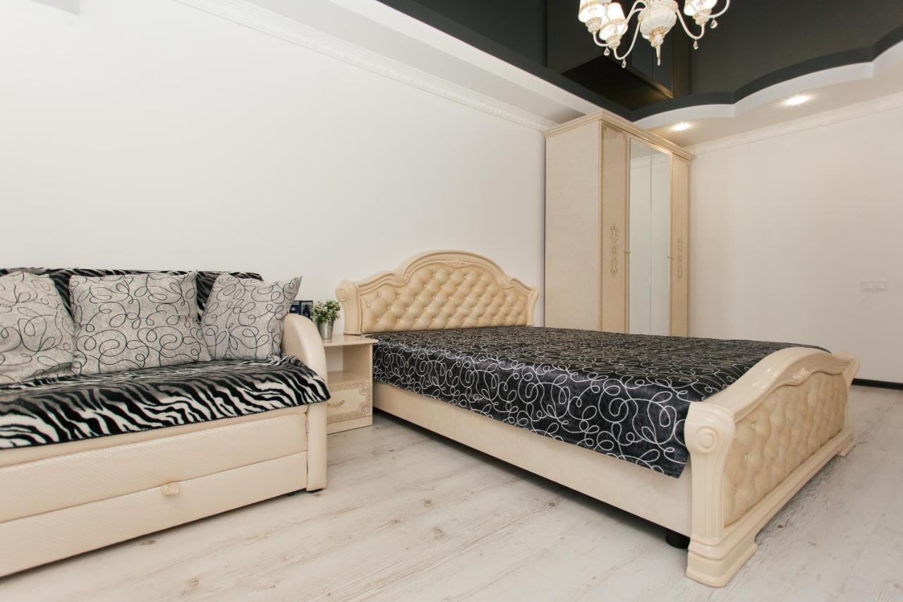 De LUXE Apartments Centr Illinskaya Sumy Eksteriør bilde